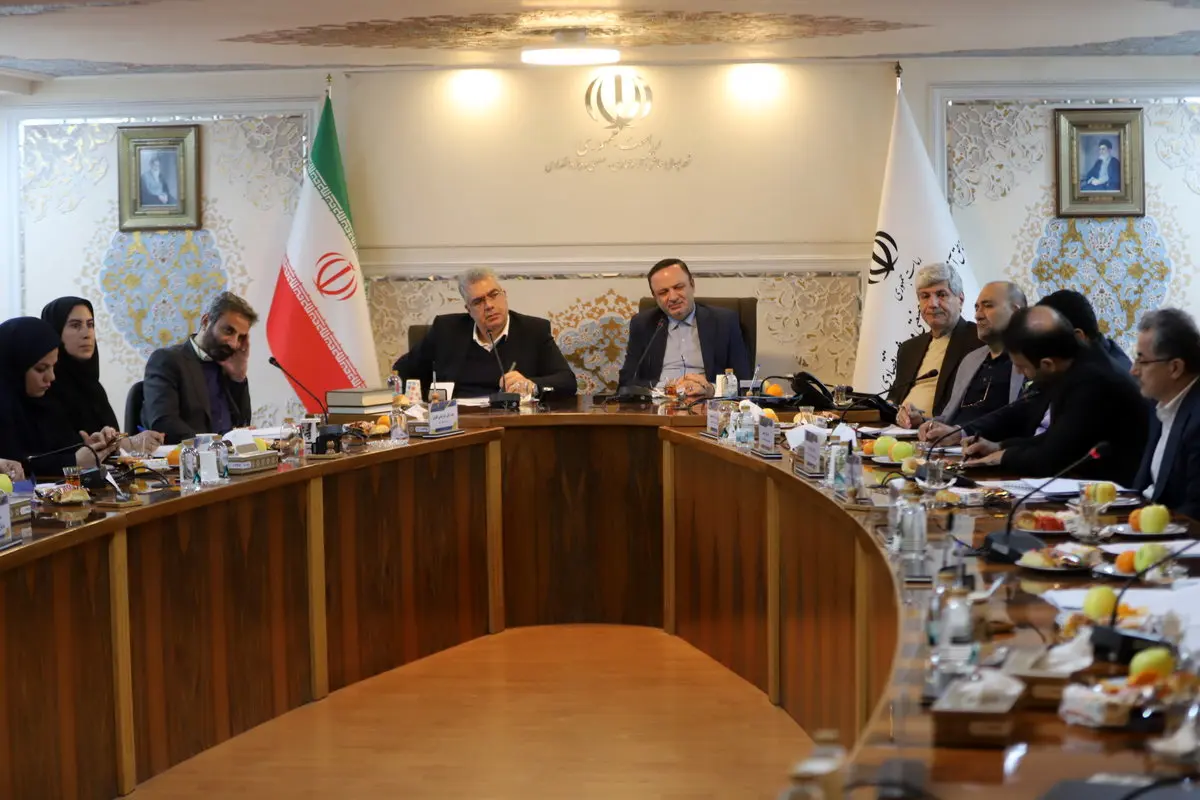 نشست مشترک و امضای تفاهمنامه میان دبیرخانه شورایعالی مناطق آزاد و سازمان توسعه تجارت ایران