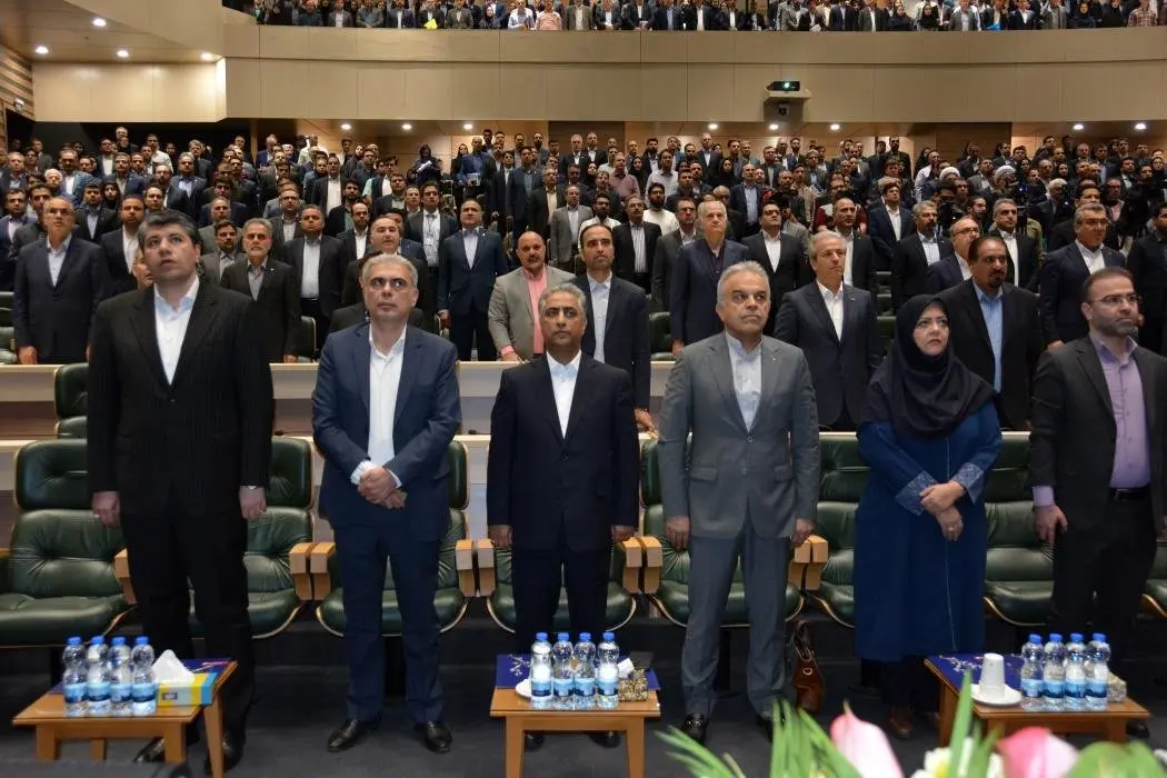 برای نخستین بار، بانک صنعت و معدن ۶ فقره برات الکترونیکی قابل تسویه در بستر اتاق پایاپای شرکت بورس کالای ایران صادر کرد