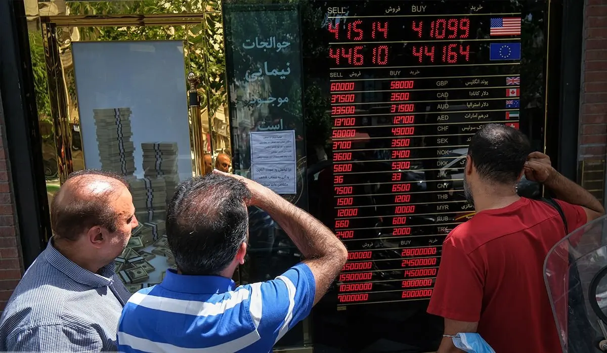 عقب نشینی قیمت دلار از خط قرمز