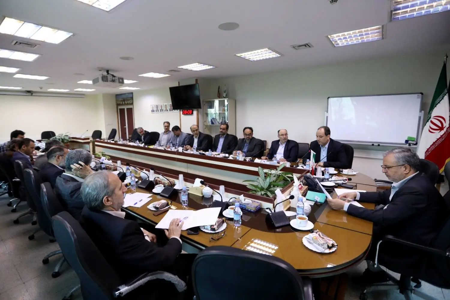 پیگیری وصول مطالبات فروش گاز طبیعی به صنایع عمده و پتروشیمی‌ها 
