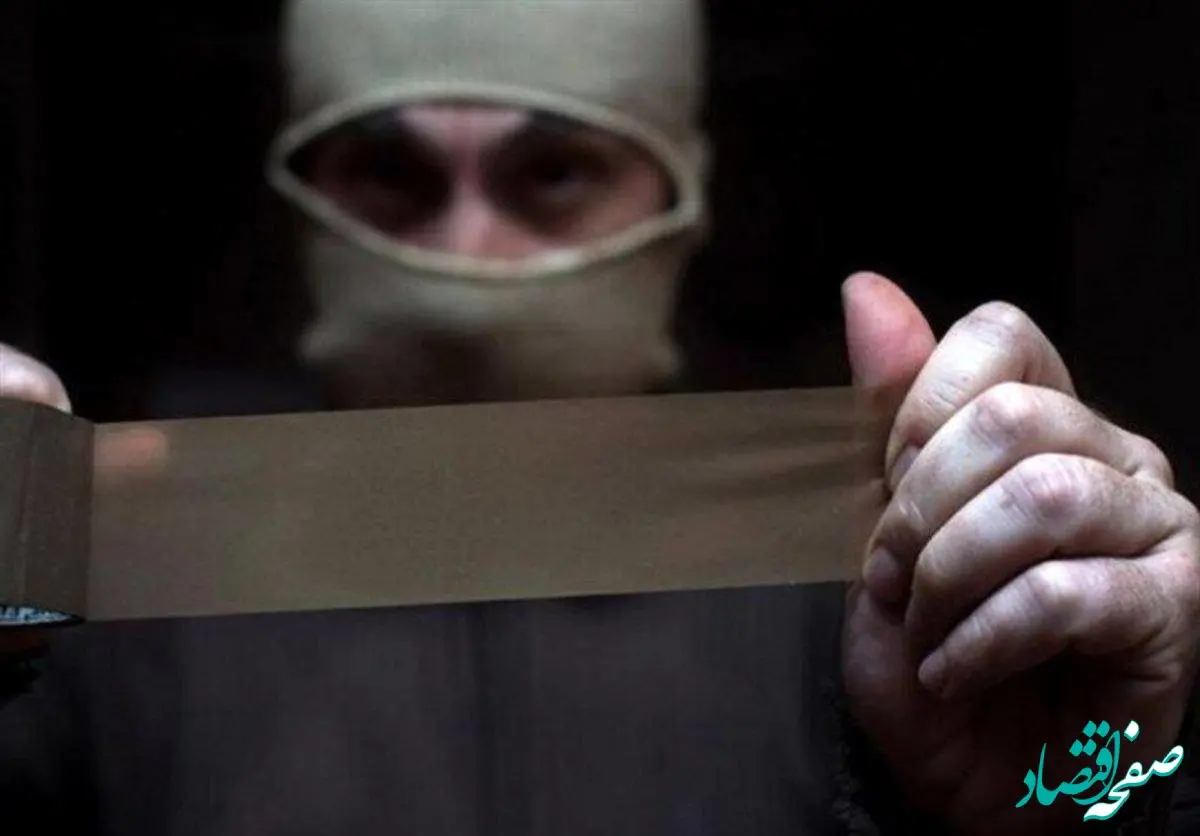 تجاوز مرد هوسران به دختر همسرش! / برادر سلبریتی معروف،ناپدری دختر ۱۱ساله