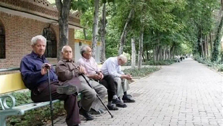 واریز حقوق خردادماه بازنشستگان کشوری آغاز شد