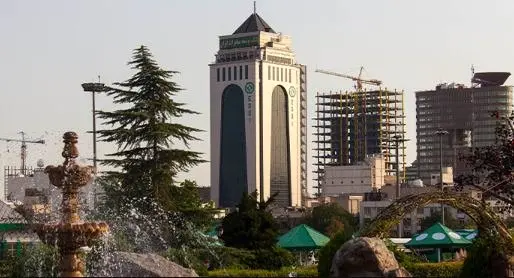 بازدید مدیرعامل بانک توسعه صادرات ایران از نمایشگاه مشهد اینوکس ۱۴۰۴