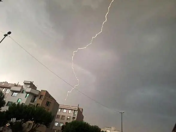 پیش بینی آب و هوای استانها فردا پنجشنبه ۴ تیر 1405؛ رگبار باران، رعد و برق و خیزش گردوخاک 