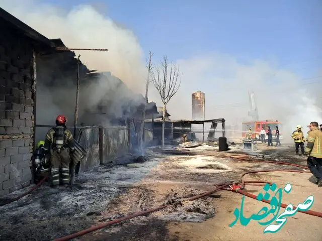 آتش‌سوزی گسترده در گاراژ چوب‌بری؛ مهار حریق پس از اعزام ۴ ایستگاه