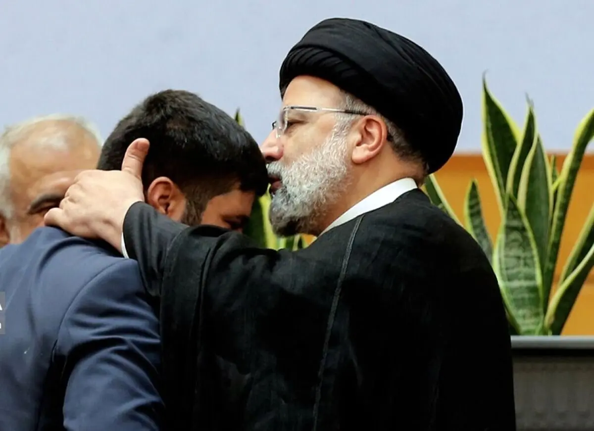 هدیه ویژه رئیسی به مهارکننده تروریست در شاهچراغ خبرساز شد