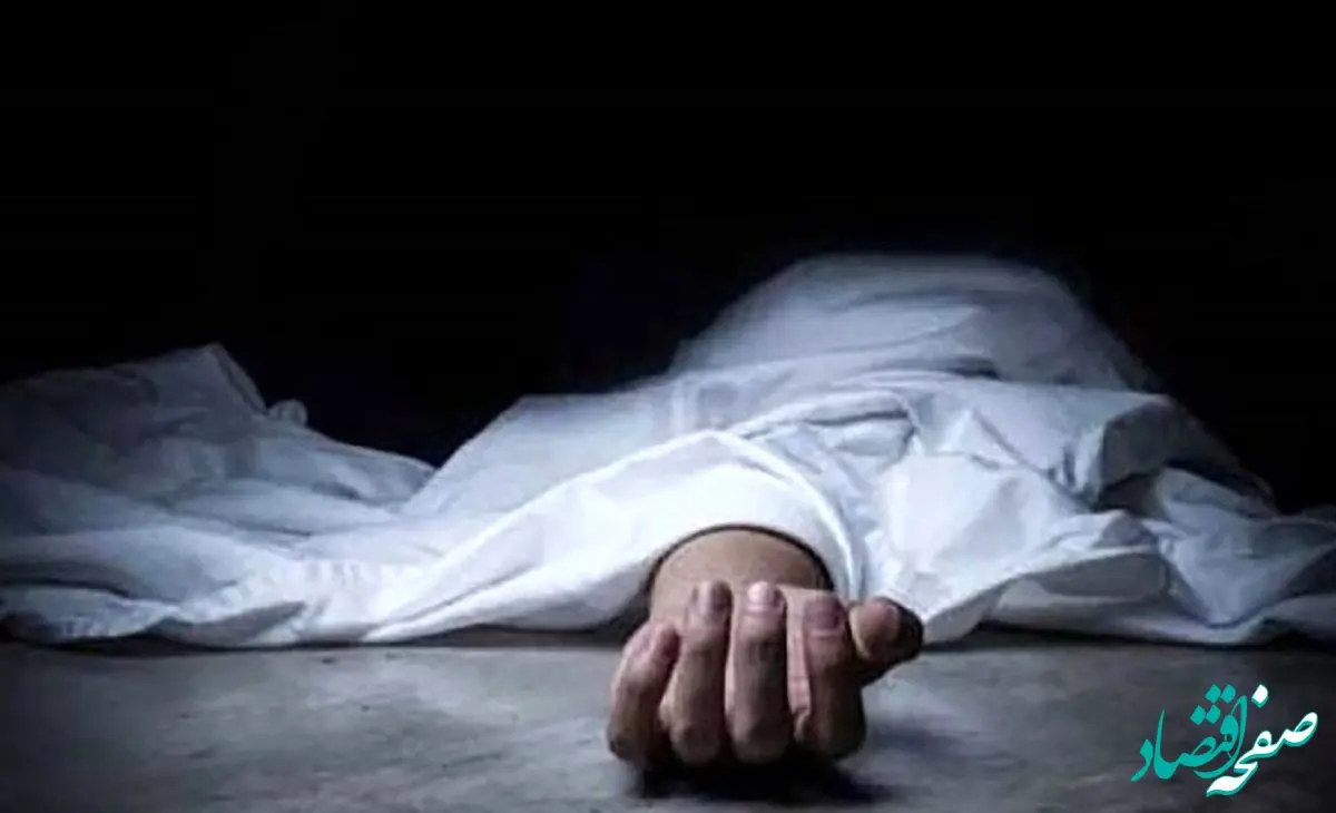 مرگ وحشتناک پسر 17 ساله ؛ بی احتیاطی پسر جوان هنگام استفاده از بالابر مغازه اورا به کام مرگ کشید 
