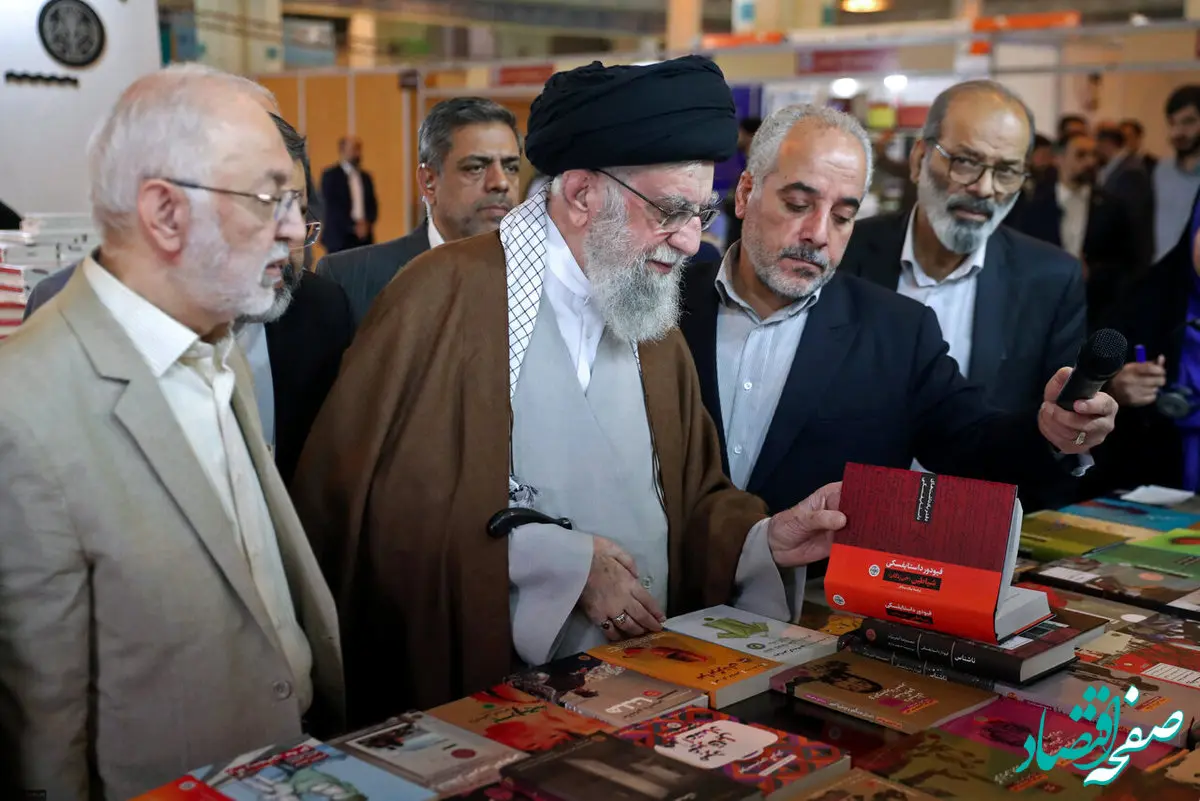 بخوانید؛ پاسخ با معنا رهبر انقلاب به اشتیاق مردم برای مشاهده نمونه پهپاد شاهد ۱۳۶