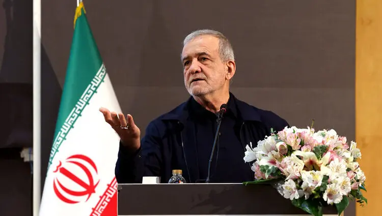 پزشکیان: مذاکره به معنای تسلیم نیست؛ ملت ایران در برابر فشارها ایستاد