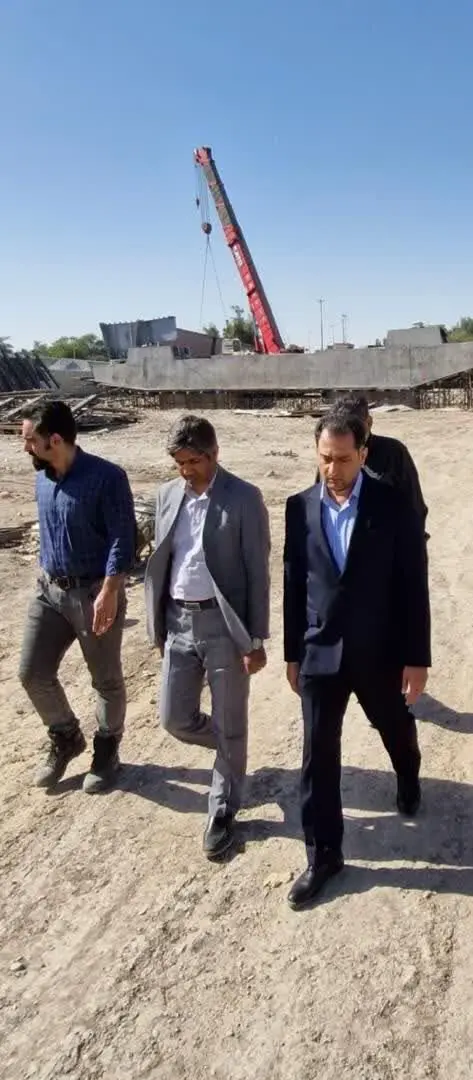 آغاز عملیات نصب تیرهای اصلی ضلع جنوبی پل شهدای خدمت