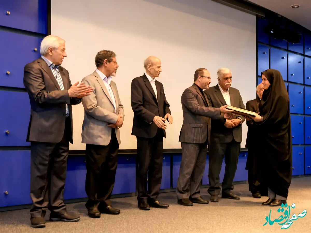 اهدای نشان عالی مدیریت خلاق به بانک مسکن