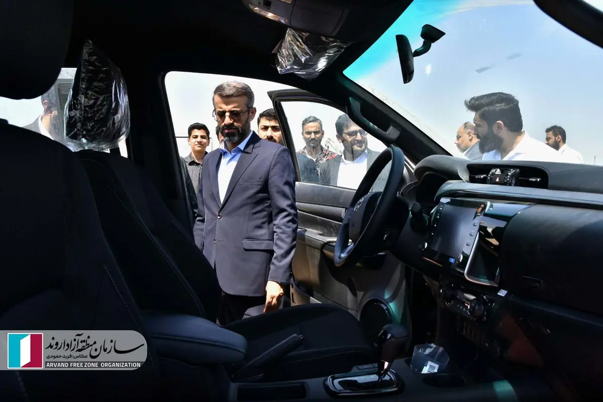 گزارش تصویری ؛ بازدید مدیرعامل سازمان منطقه آزاد اروند از شماره گذاری خودرو های اروندی