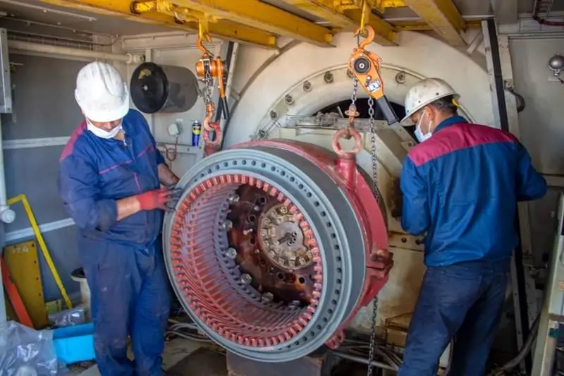 تعمیرات اساسی موفقیت‌آمیز توربین ناحیه ۲ فجر انرژی با داخلی‌سازی پره‌ها و عایق