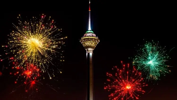 صدای انفجار در تهران امشب طبیعی است؛ جشن نورافشانی برج میلاد