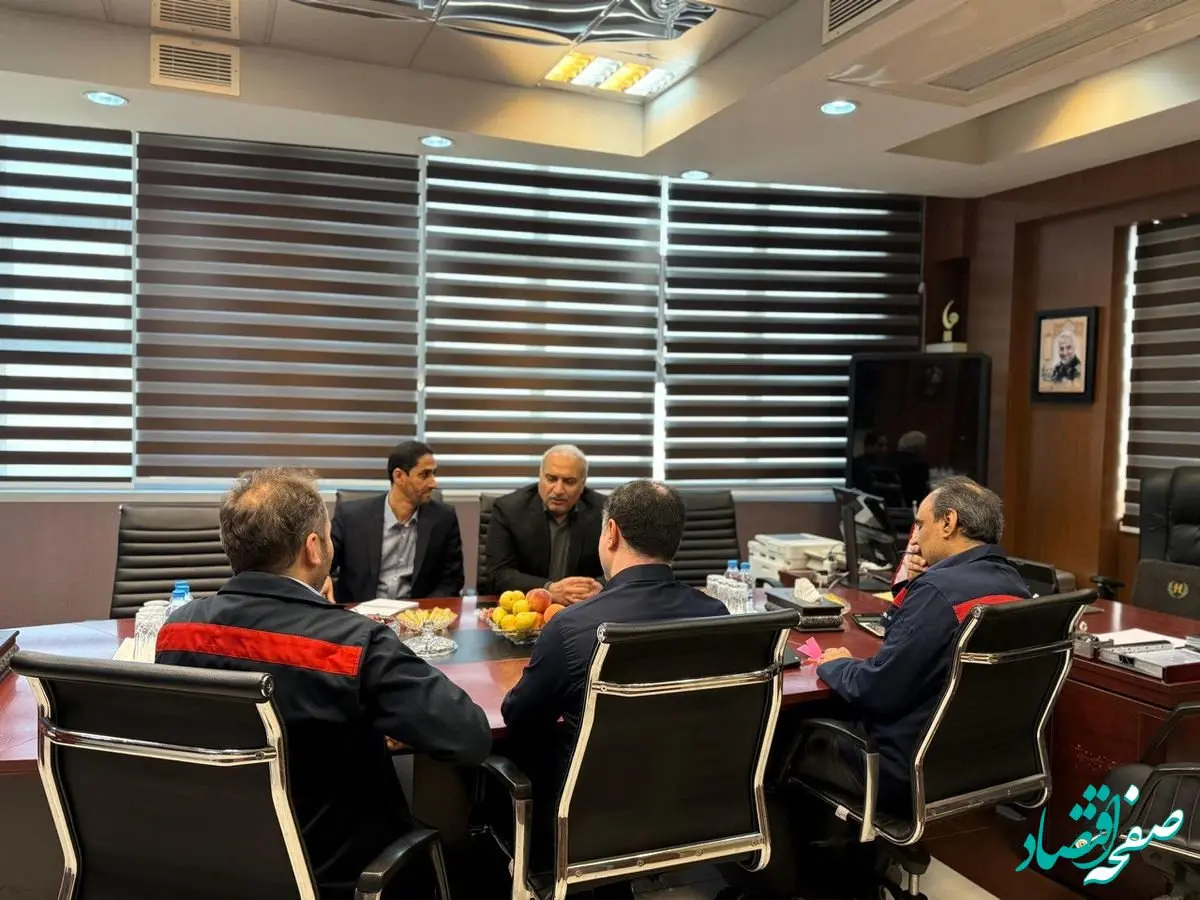 نشست هم‌افزایی فولاد اکسین خوزستان و لوله‌سازی اهواز برای تکمیل زنجیره تولید فولاد