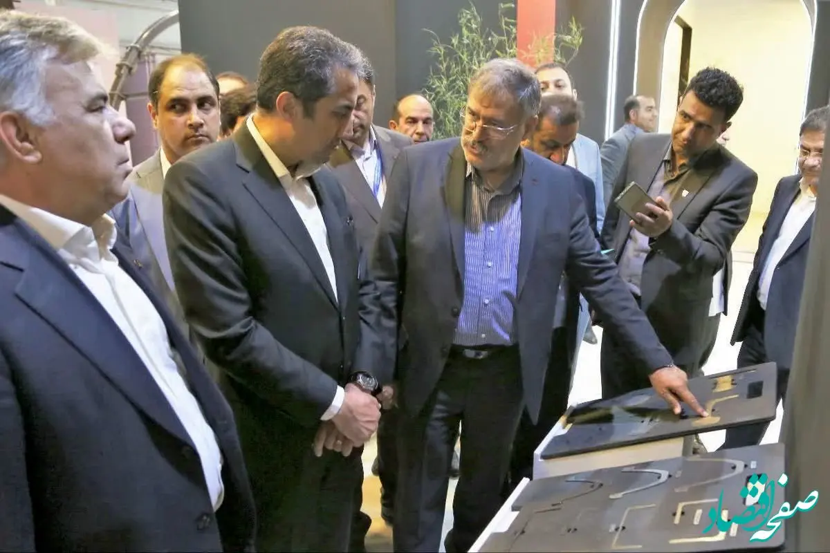 بازدید رئیس ایمیدرو و رئیس سازمان زمین‌شناسی از غرفه ذوب‌آهن در ایران اکسپو ۲۰۲۵
