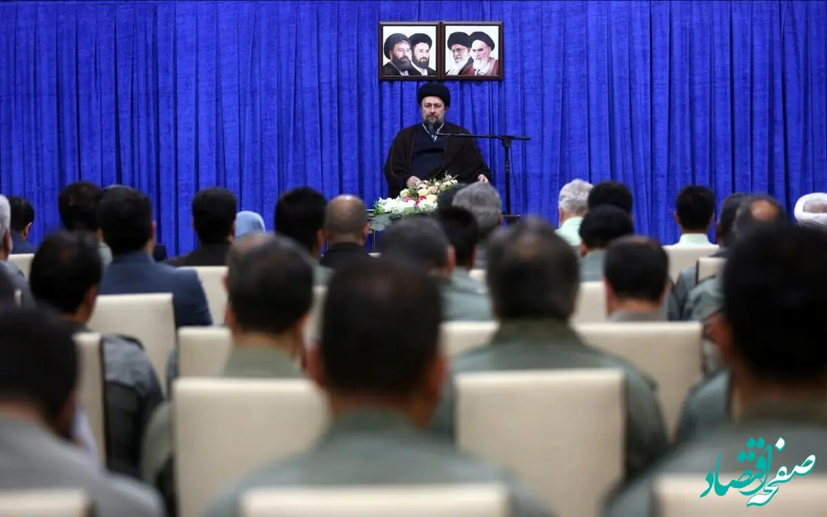 سیدحسن خمینی حسابی سوژه‌ی دوربین‌های سلفی شد! 