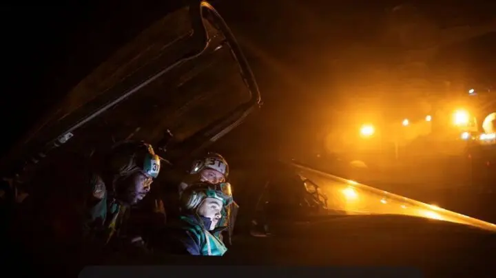 بهترین گزینه ادامه جنگ با آمریکاست | گول پرچم سفید ترامپ را نخورید