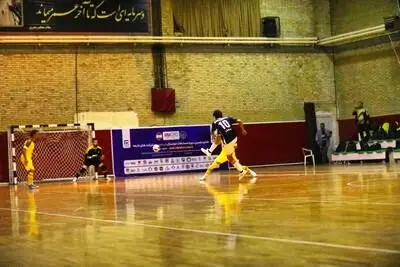 شانس با فوتسالیست‌های غدیر ایرانیان در اولین روز مسابقات فوتسال ایمیدرو یار نبود 