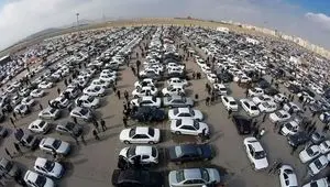 چرا  قیمت برخی خودروها در بازار کاهشی شد؟