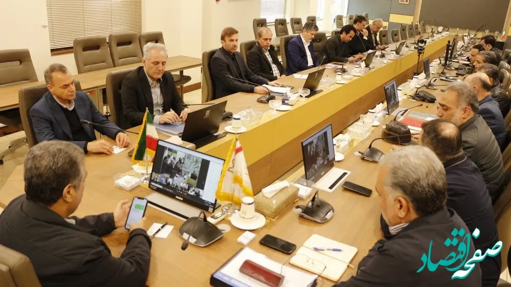 تأکید مدیرعامل بانک صنعت و معدن بر استمرار خدمت‌رسانی هوشمند به مشتریان در ایام پایانی سال