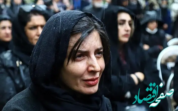 فیلم قرآن خواندن لیلا حاتمی در مراسم ختم مرحوم رضا داودنژاد 