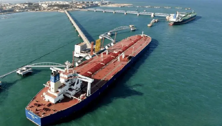 رکوردشکنی صادرات نفت ایران به چین: ۱۵۵ میلیون بشکه روی آب، قیمتی بالاتر از برنت و تسویه یوآنی در سایه تحریم‌ها