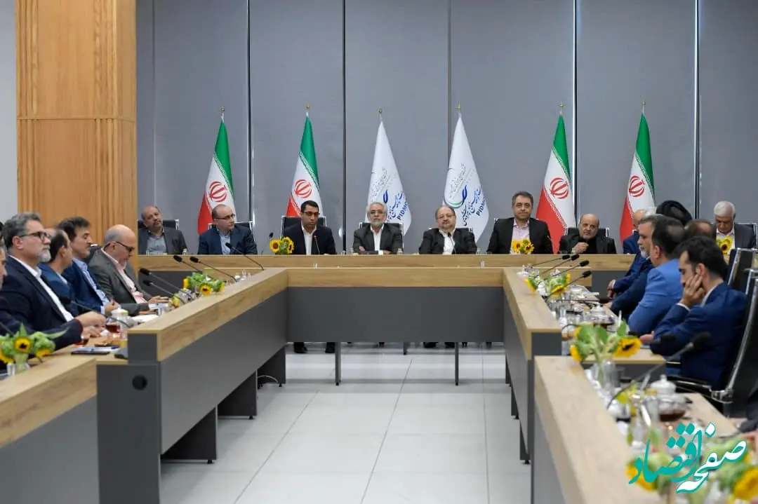 شریعتمداری: رویکرد آینده‌نگری به بازار، اساس سیاست‌های تولیدی ماست