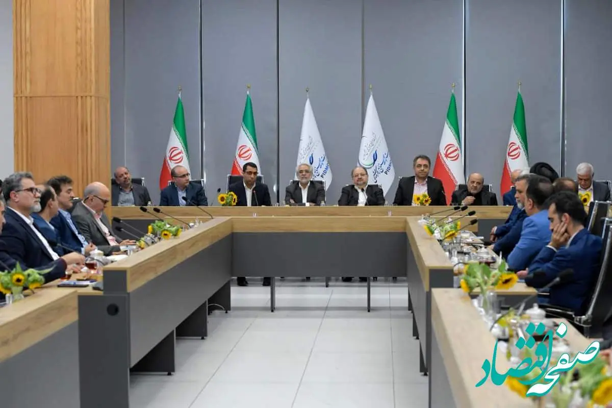 شریعتمداری: رویکرد آینده‌نگری به بازار، اساس سیاست‌های تولیدی ماست