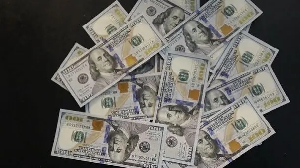 نرخ بالای تورم موجب نوسان بازار ارز می شود؟ 