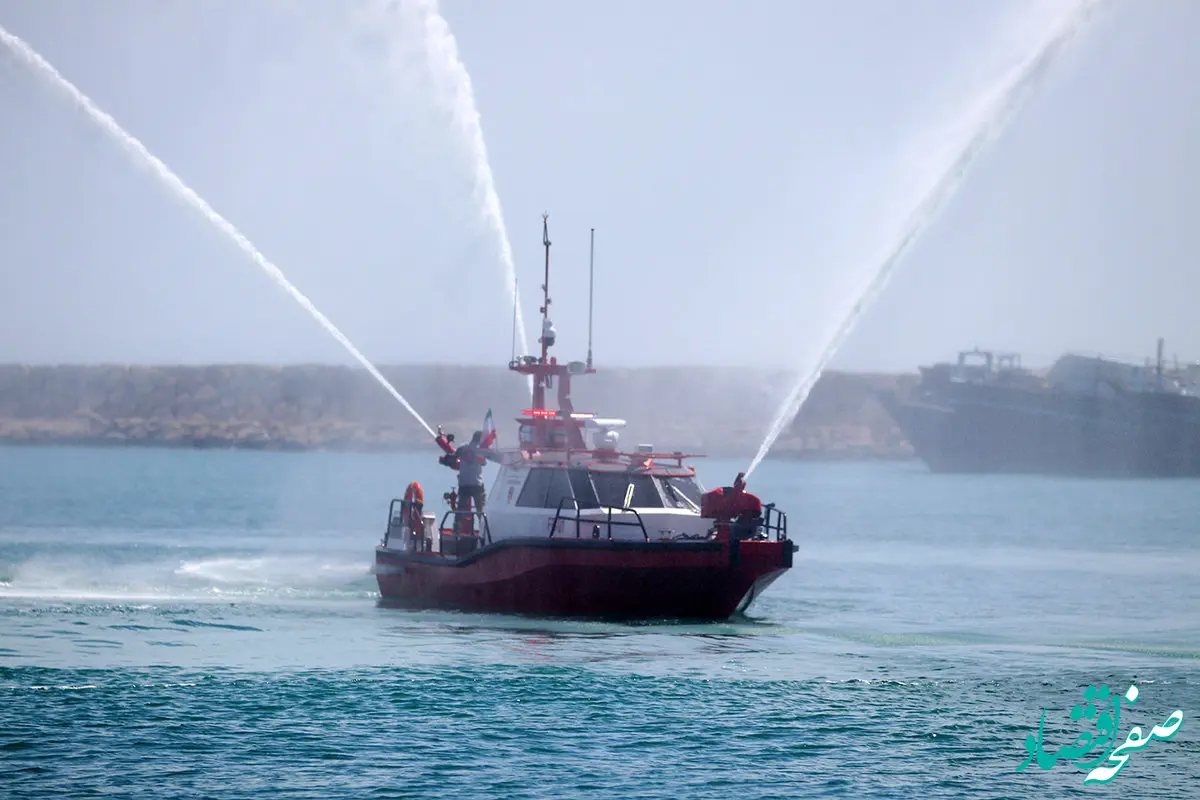 ویژگی‌های عملیاتی نخستین شناور تندرو آتش نشان کشور در جزیره جهانی قشم