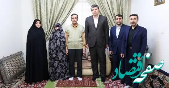 دیدار مدیرعامل بانک توسعه صادرات ایران با خانواده شهید حاج محمدیان