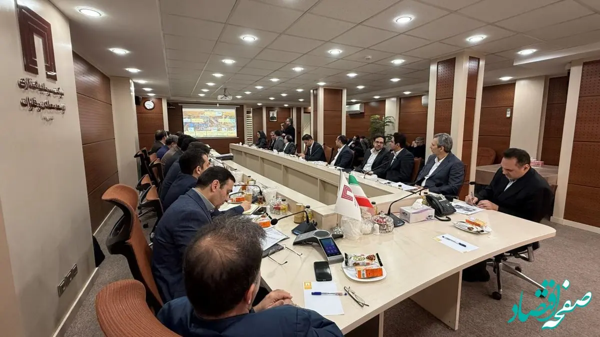 بررسی وضعیت پیشرفت پروژه گندله‌سازی کردستان و پروژه بخار نیروگاه سمنان در هلدینگ «ومعادن»