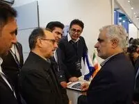 بازدید مهندس نشان زاده از غرفه شرکت پتروشیمی ایلام