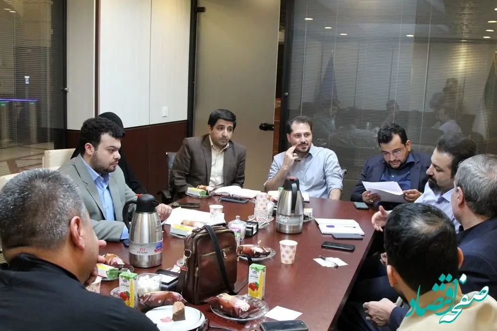 تدوین دستورالعمل‌ها و آیین‌نامه‌های برنامه در زمینه نخبگان