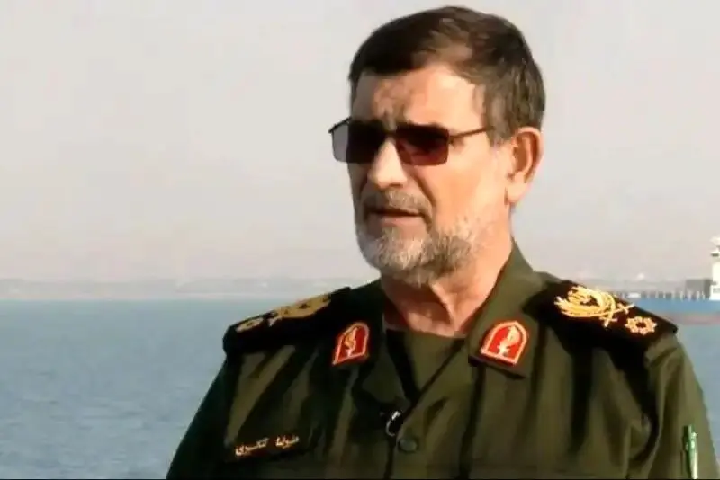 تصویری خاص و دیده از شهیدان تنگسیری و حاجی زاده با پوشش متفاوت