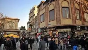 پیک‌های پیاده، وقتی هزینه‌های زندگی، موتور را از سبد کار حذف می‌کند