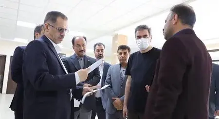 رئیس کل بیمه مرکزی ۹ شعبه شرکت‌های بیمه اهواز را غافلگیر کرد