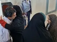  بازگشت قهرمانانه گروگان آزاد شده پس از ۱۵ ماه