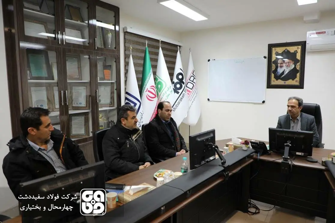 رئیس امور سیاست گذاری توسعه و مشارکت های سازمان برنامه و بودجه کشور در بازدید از شرکت فولاد سفیددشت تأ کیدکرد: لزوم توزیع عادلانه برق و گاز در کل صنایع فولادی