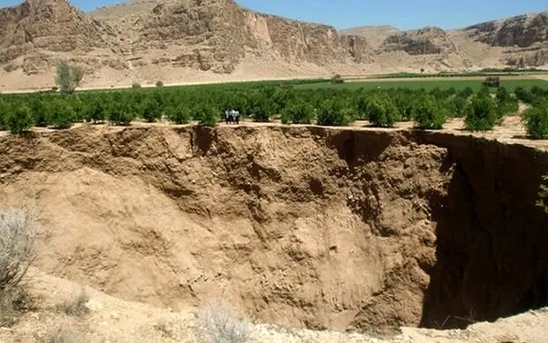عکس | فرونشست زمین در یزد حسابی خبرساز شد