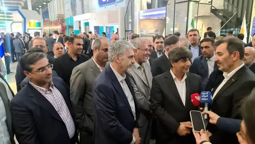 بازدید رئیس هیأت عامل ایمیدرو از غرفه چادرملو در نمایشگاه فولاد کیش