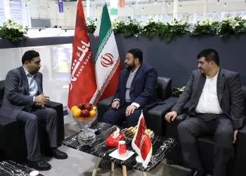 بازدید دکتر احمدی مدیرعامل بانک شهر از نخستین همایش و نمایشگاه بینالمللی ایرانپتروکم