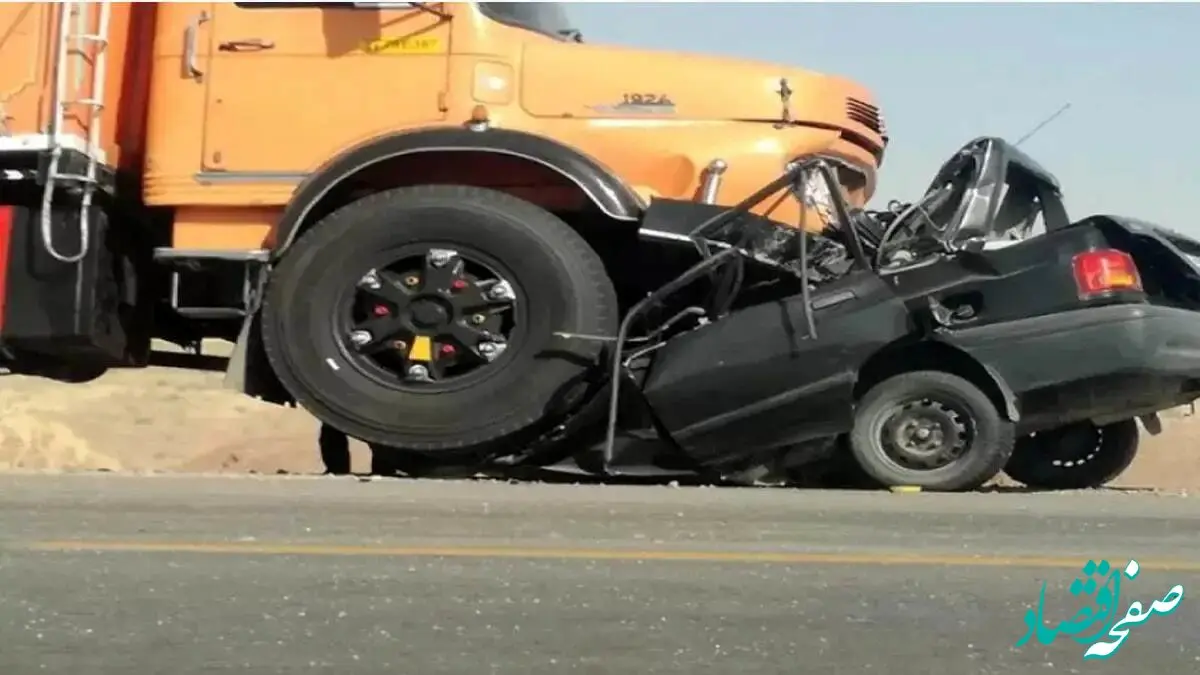 تصادف مرگبار در جاده مخصوص: برخورد کامیون با سمند، آتش‌سوزی و تلاش آتش‌نشانی برای نجات