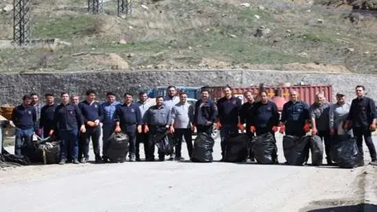 پاکسازی محوطه معدن مس سونگون از انباشت زباله های پلاستیکی