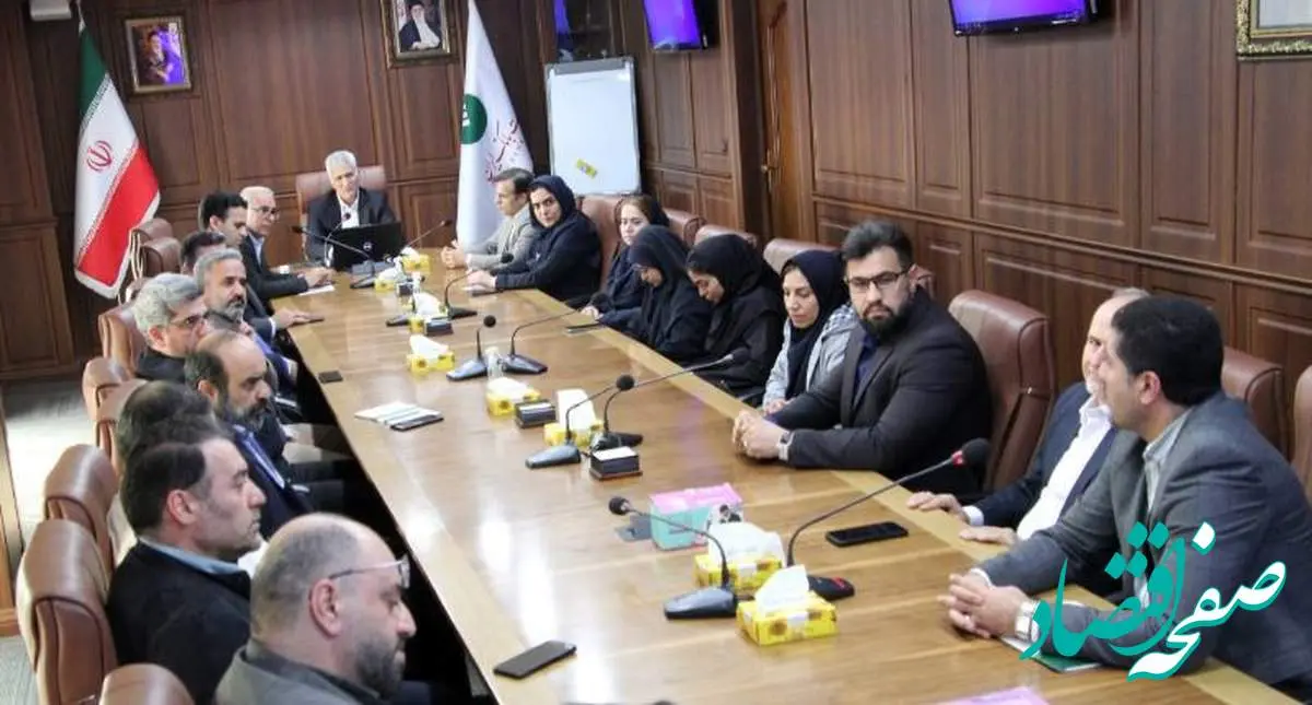 نشست صمیمی و تجلیل دکتر شیری مدیرعامل پست بانک ایران با مدال آوران بانک در مسابقات دهه فجر مدیران و کارکنان وزارت ارتباطات و فناوری اطلاعات