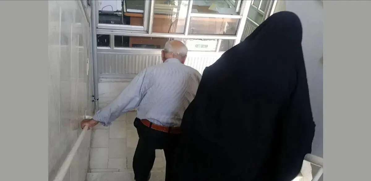 فاجعه درمانی در چوار ایلام: کارگران با پرداخت حق بیمه، جان خود را در جاده‌های خطرناک از دست می‌دهند! 