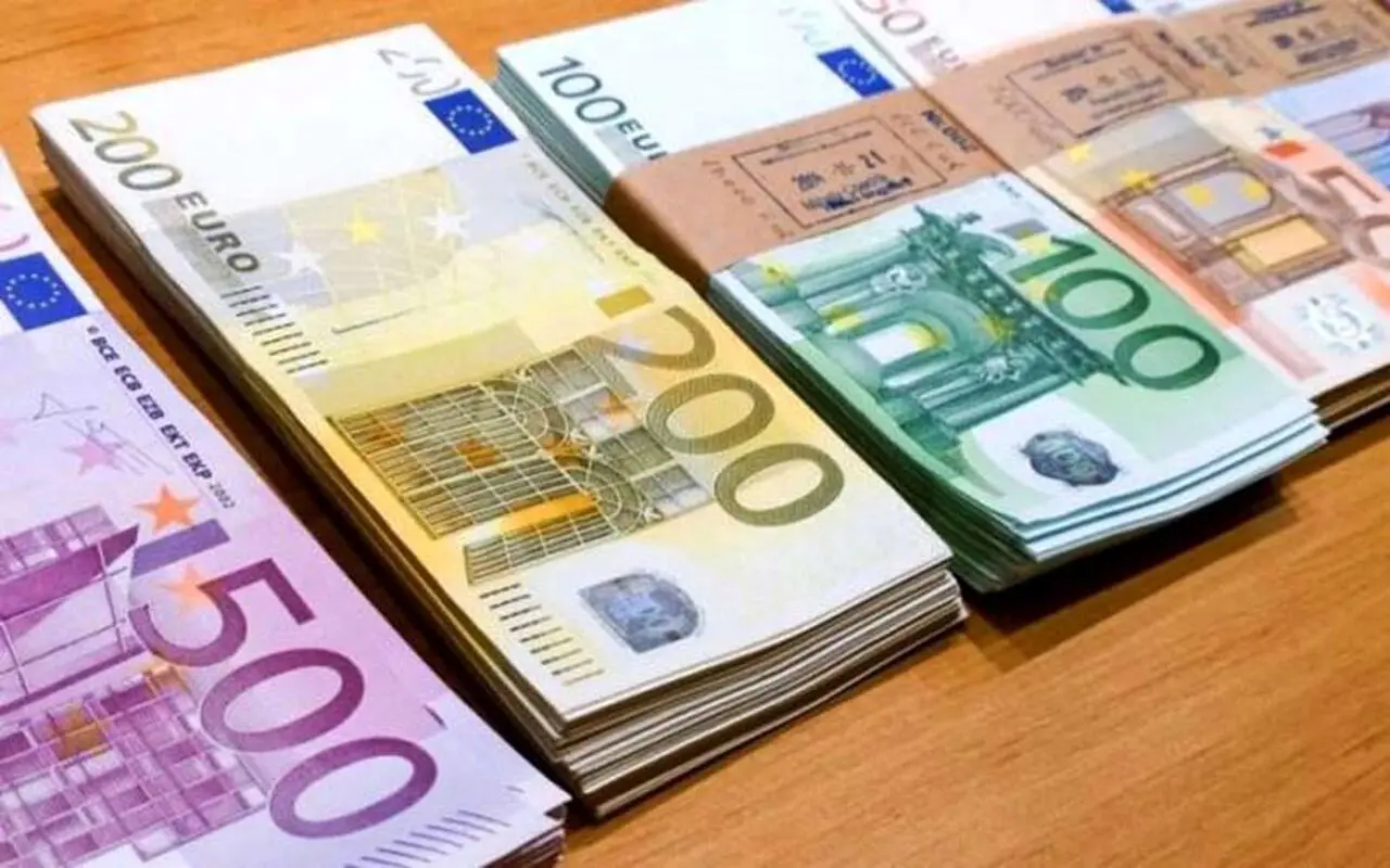 قیمت یورو امروز چهارشنبه ۵ اردیبهشت ماه ۱۴۰۳ در بازار