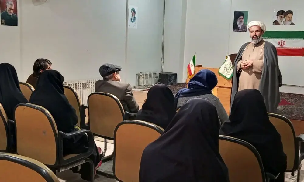 دشمن برای مقابله با مدل حکومتی امامت از فضای مجازی استفاده می کند