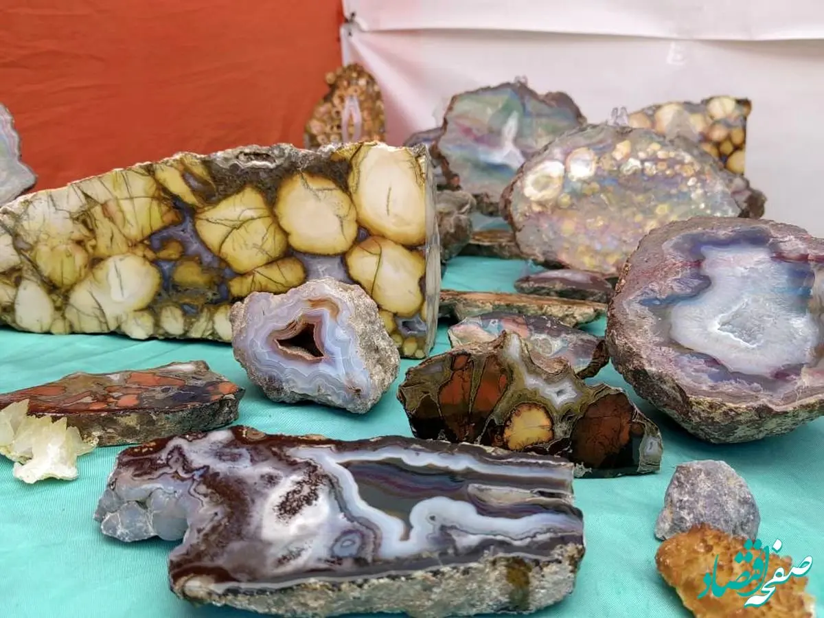 ارسال ۷۵ تن انواع سنگ قیمتی به سراسر کشور به کمک پست خراسان جنوبی